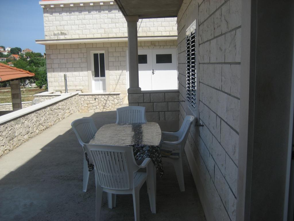 Apartments Katica Lumbarda Ruang foto