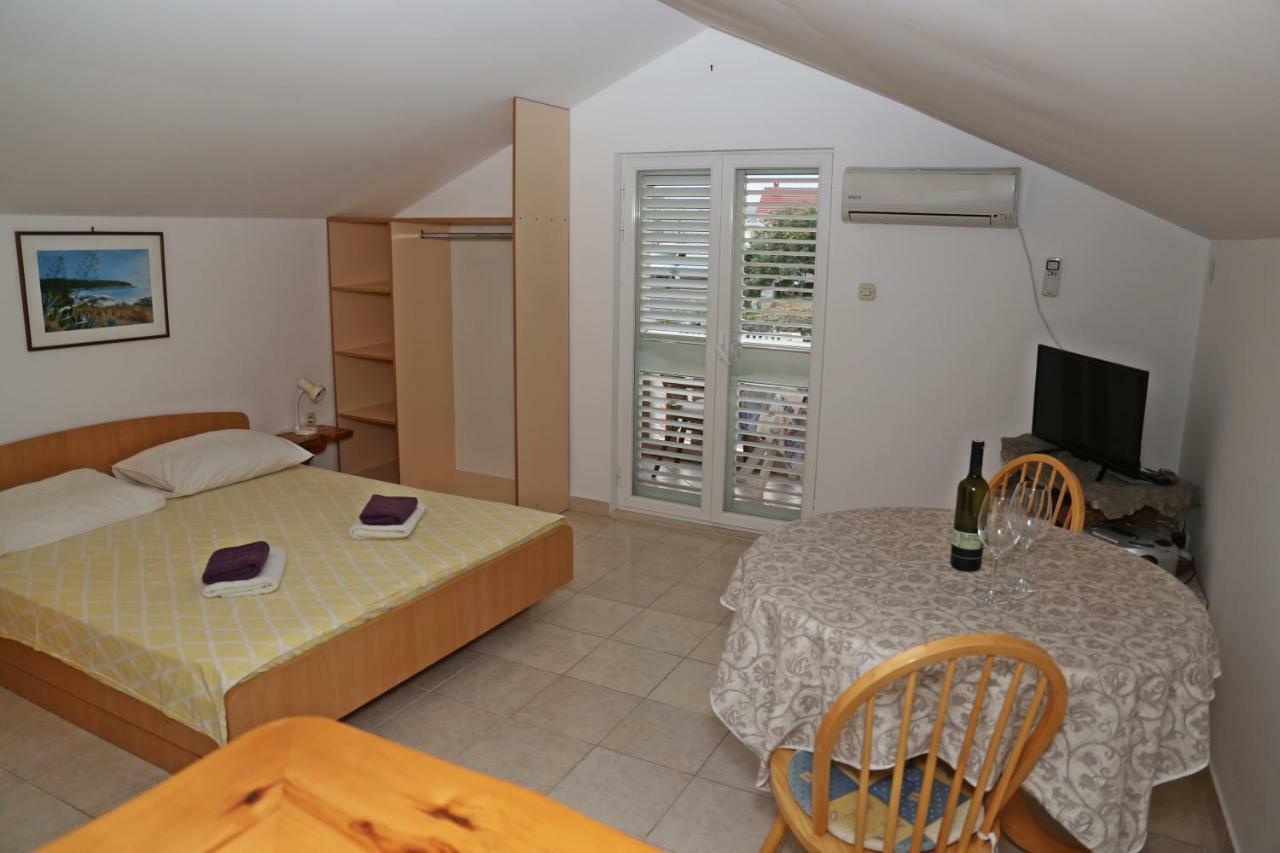 Apartments Katica Lumbarda Bagian luar foto
